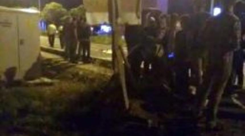 Otomobilin &Ccedil;arptığı Kadın &Ouml;ld&uuml;