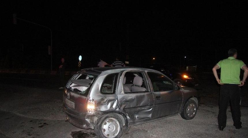 Kilis&rsquo;te, Otomobiller &Ccedil;arpıştı; 7 Yaralı