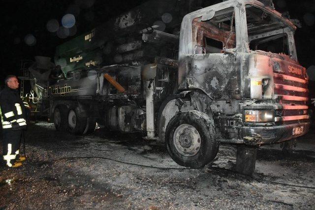 Cumhurbaşkanlığı Konutu İnşaatında Çalışan Beton Pompası Kamyonu Yandı