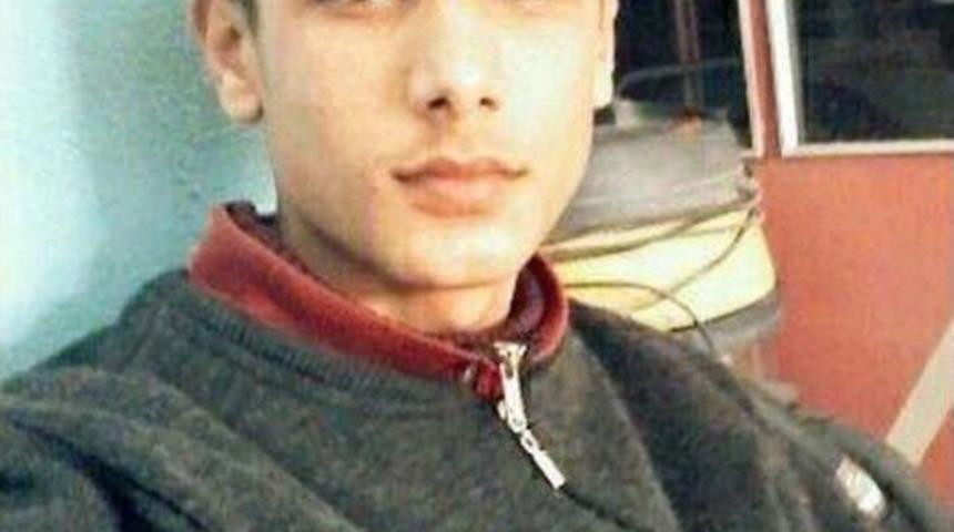 Motosiklet Demir Bariyerlere &Ccedil;arptı: 1 &Ouml;l&uuml;