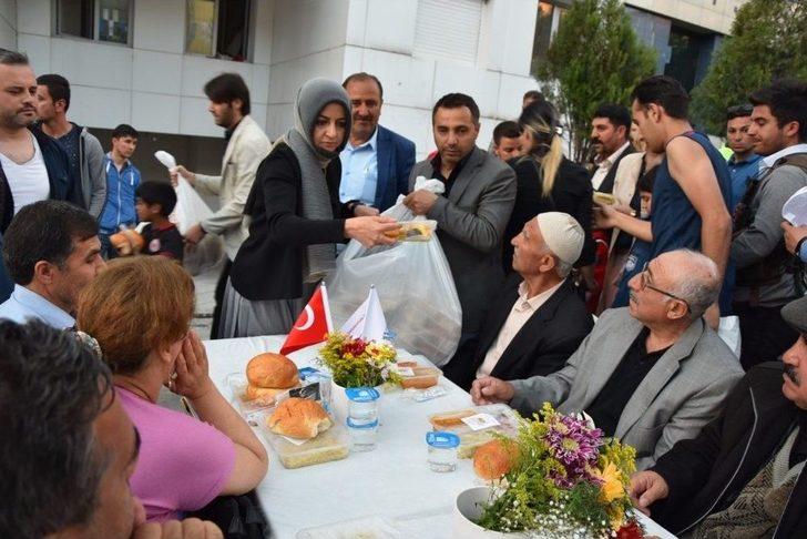 İpekyolu Belediyesinden İftar Programı G2