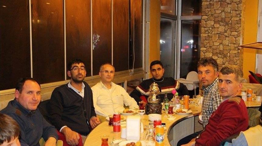 Serhat Ardahan Gazeteciler Derneğinden İftar Yemeği