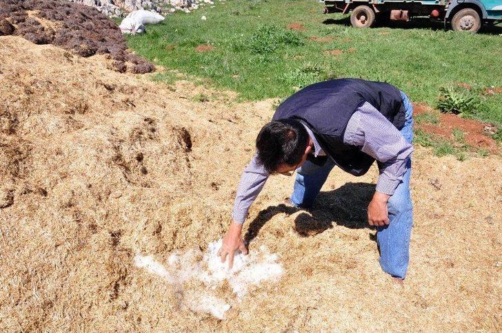 Köylüler, Susuzluğu 200 Yıldır "kar Bastırarak" Çözüyor G3