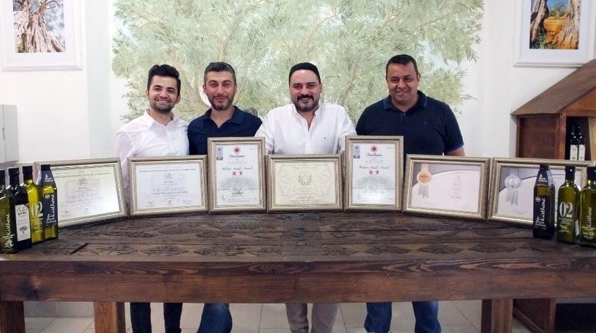 G&ouml;me&ccedil;li Zeytinyağcı 7 &Uuml;lkeden 10 &Ouml;d&uuml;l Birden Aldı