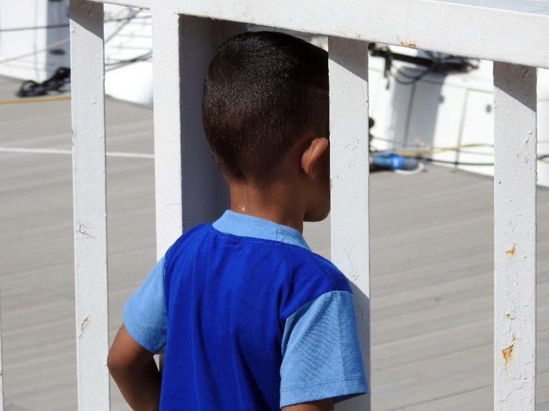 &Ccedil;eşme&rsquo;de Polis, 29 Ka&ccedil;ak G&ouml;&ccedil;men Yakaladı