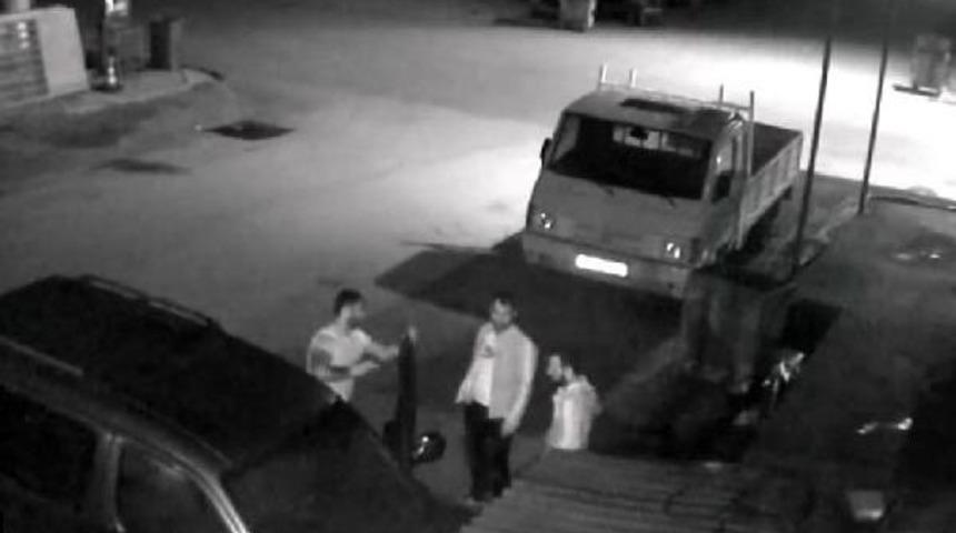 Cezaevi Firarisi Hırsızlar Parmak Izini Silerken G&ouml;r&uuml;nt&uuml;lendi