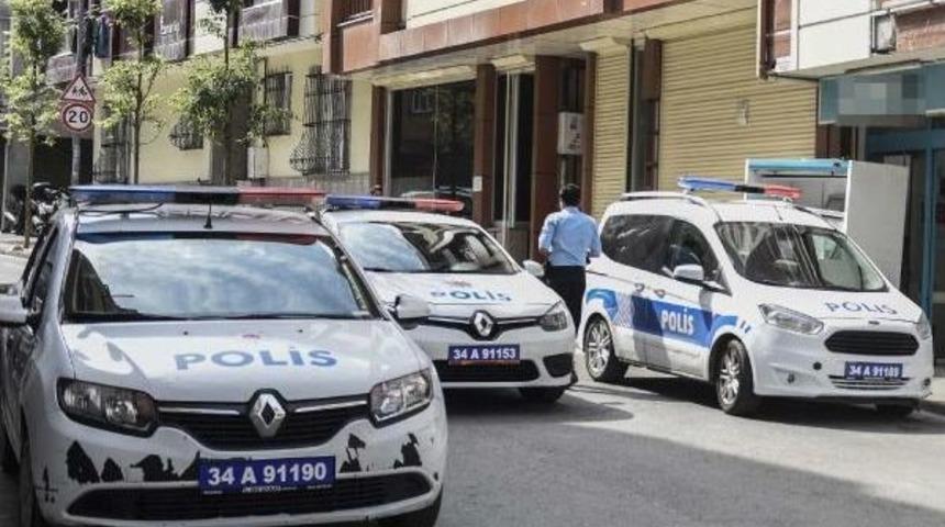 Kağıthane'de Beş Dakika Arayla Iki Silahlı Soygun