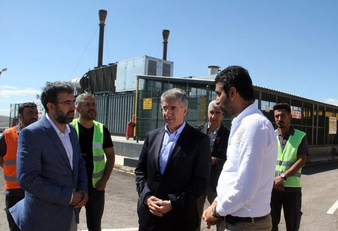 &Ccedil;&ouml;p Kokusu Gitti, Binlerce Konuta Elektrik Geldi