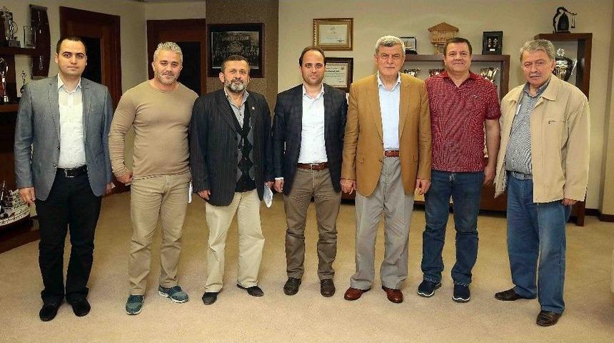 Başkan Karaosmanoğlu, &ldquo;pişmaniye İftar Sofralarını Şenlendirmeli&rdquo;