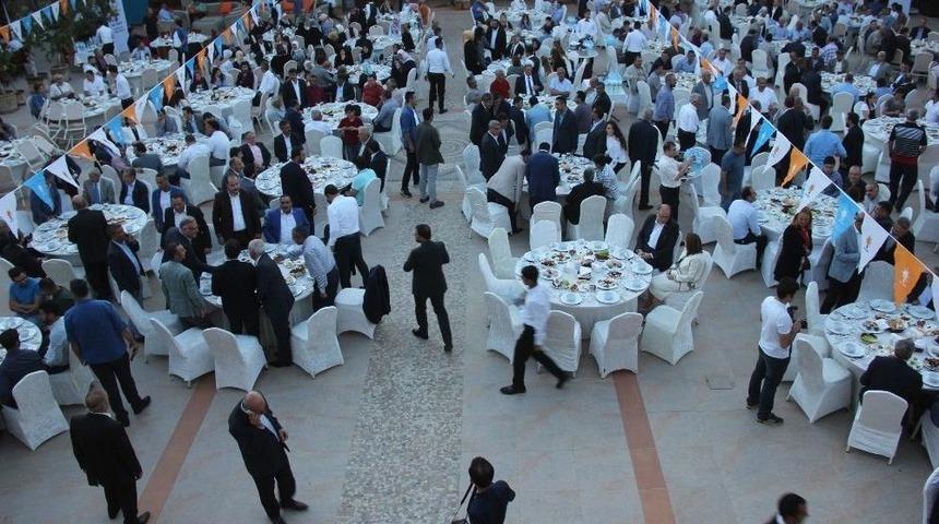 Gaziantep&rsquo;te Ak Parti&rsquo;den İftar Yemeği