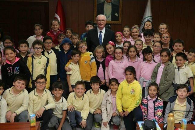 Başkan Kurt &Ccedil;ocuklara Belediyeciliği Anlattı 1