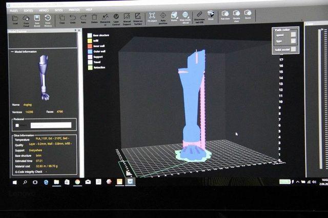 3d Yazıcı İle Hayvanlar İçin Protez Bacak Üretti