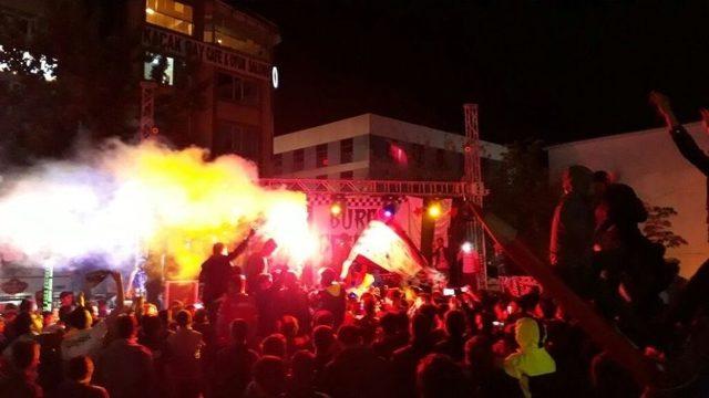 Beşiktaşlı Taraftarlar, Van’da Şampiyonluğu Kutladı 1