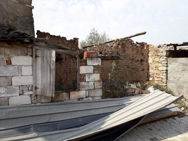 Dereler Taştı, Tarlalar Sular Altında Kaldı 3