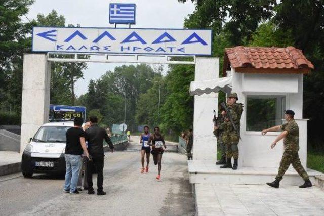 Dostluk Maratonunda Yunan Sınırını Vizesiz Ge&ccedil;tiler 2
