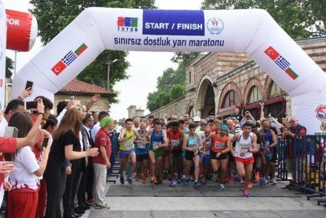 Dostluk Maratonunda Yunan Sınırını Vizesiz Ge&ccedil;tiler 3