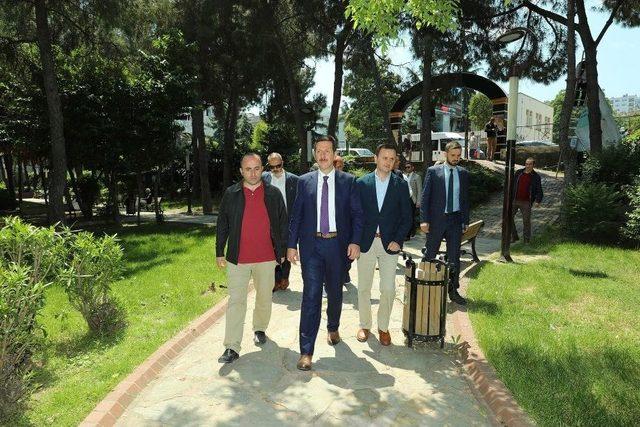 Gazi Park’ında Yenileme Çalışması