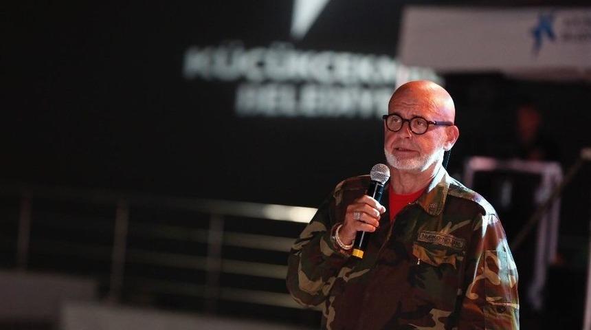 K&uuml;&ccedil;&uuml;k&ccedil;ekmece&rsquo;de Engin Noyan R&uuml;zgarı Esti