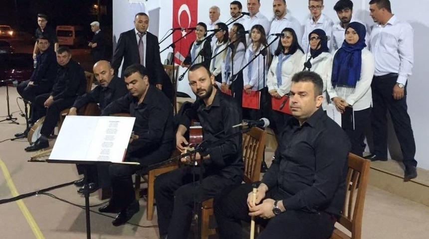 Fabrikada Motivasyonu Artırmak İ&ccedil;in Koro Kurdular