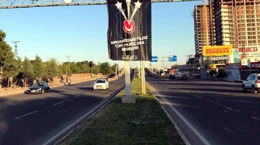 Diyarbakır Beşiktaş Bayraklarıyla Donatıldı