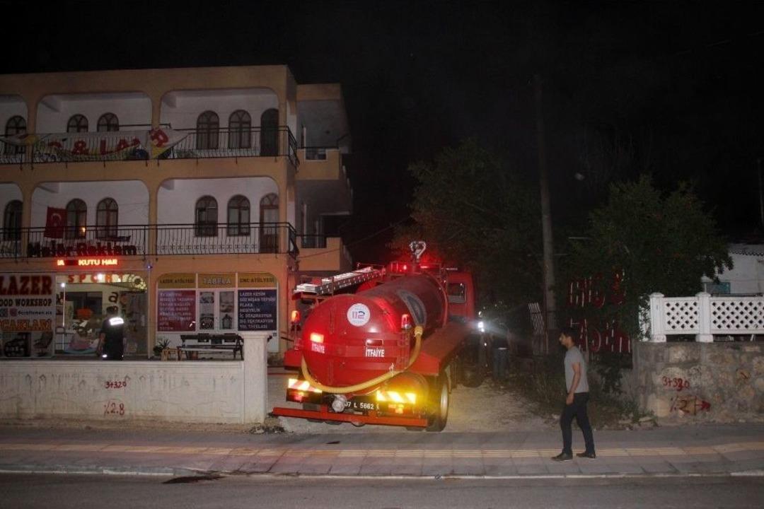 Manavgat&rsquo;ta Ev Yangını
