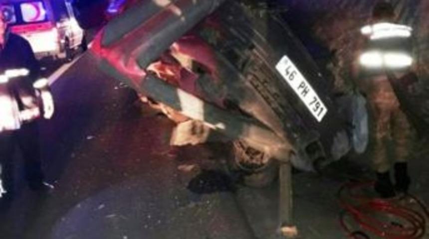 Bariyerlere Saplanan Aracın S&uuml;r&uuml;c&uuml;s&uuml; Hayatını Kaybetti