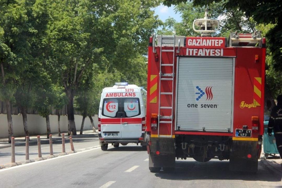 Dairedeki Patlamanın Ardından Yangın &Ccedil;ıktı: 13 Kişi Zehirlendi