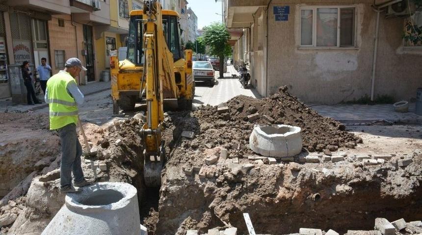 Akhisar&rsquo;ın Eski Altyapısına Yenileme