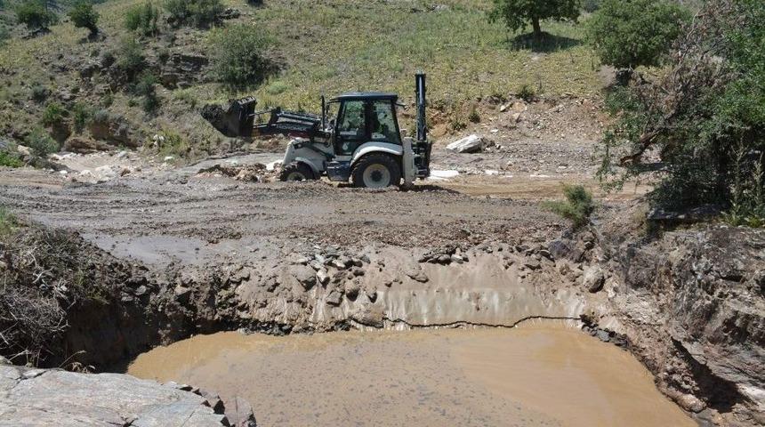 Yeraltı Suları Kuruyan Mahalleye Yeni Sondaj