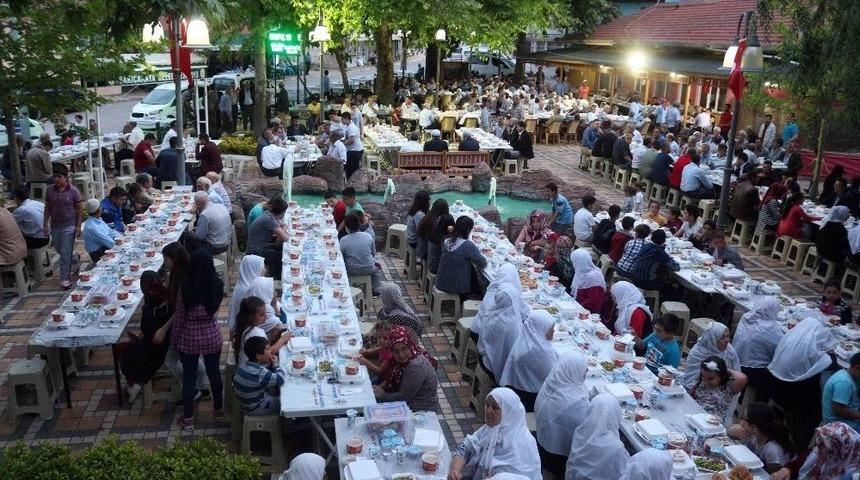3 Bin Kişi G&ouml;n&uuml;l Sofrası İftarda Buluştu