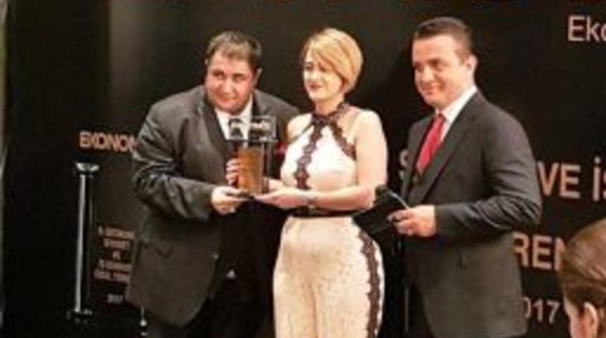 Reklam Sekt&ouml;r&uuml;nde Başarı &Ouml;d&uuml;l&uuml; Dolphin Ajansa Gitti