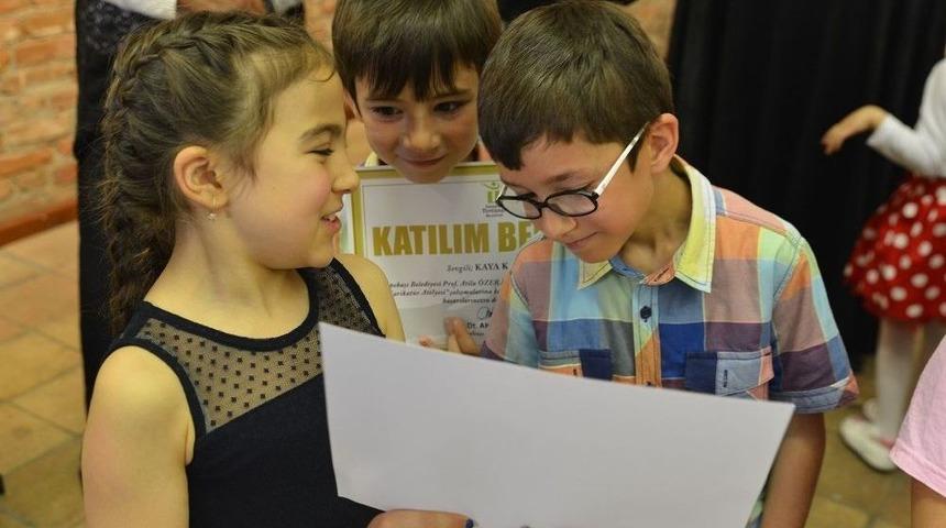 Minik Karikat&uuml;ristlerin Sertifika Heyecanı