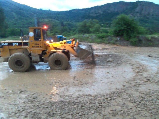 Tosya D-100 Karayolu, Heyelan Nedeniyle Trafiğe Kapandı