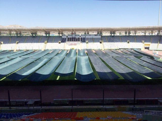 Stadın &Ccedil;imleri Sıcağa Karşı Korumaya Alındı 1