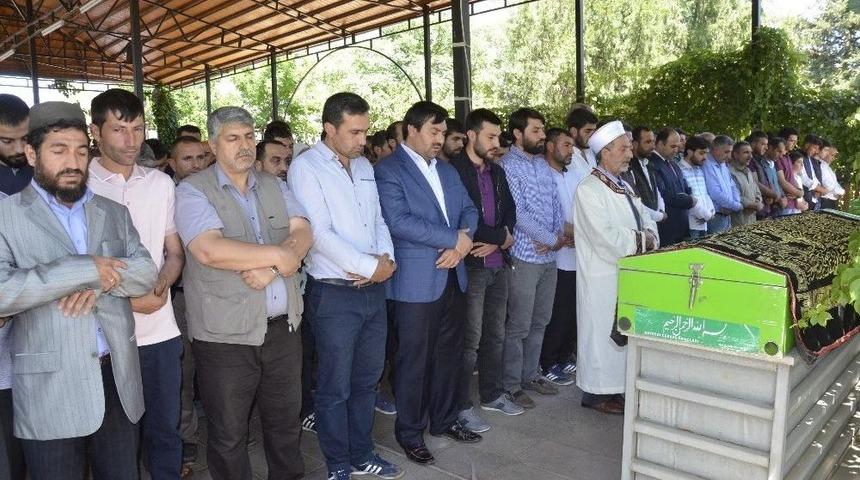 Ak Parti İl&ccedil;e Başkanı İlhan &Ccedil;elik&rsquo;in Acı G&uuml;n&uuml;