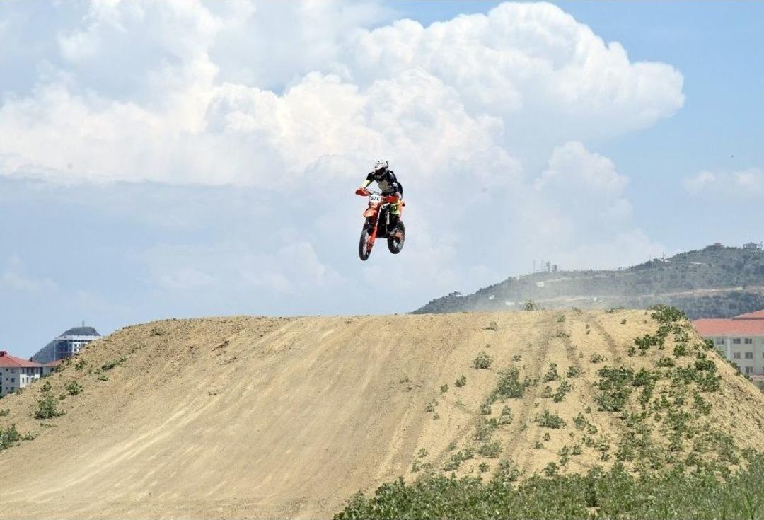 Enduro Şampiyonası 1. Ayak Yarışları Afyonkarahisar&rsquo;da Yapıldı