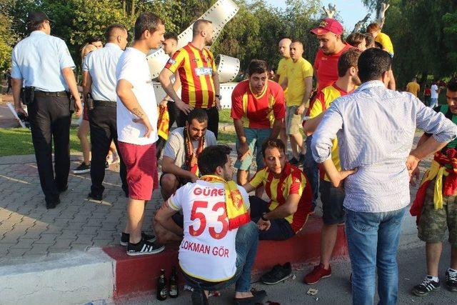 Eskişehir-göztepe Maçı Öncesi 1 Taraftar Yaralı