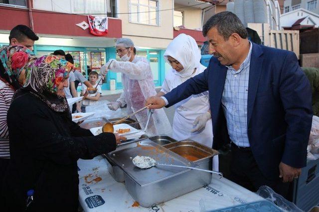 Darıca’da Mahalle İftarları Devam Ediyor