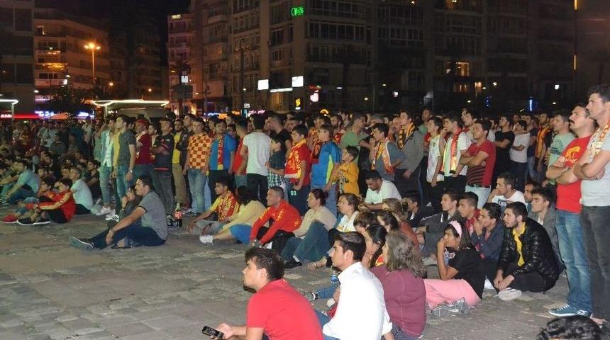 G&ouml;ztepe&rsquo;ye İzmir&rsquo;den Destek