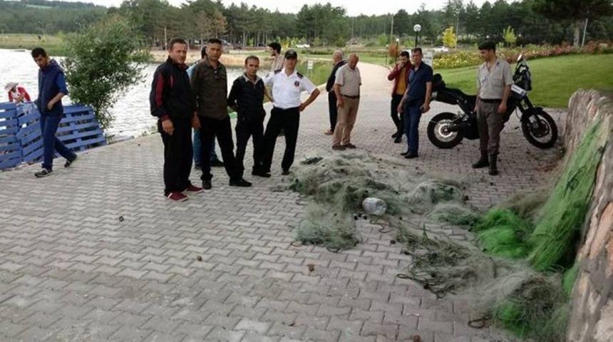 Pelit&ouml;z&uuml; G&ouml;letinden Bin Metre Uzunluğunda Balık Ağı &Ccedil;ıkarıldı