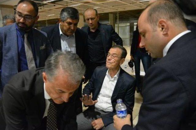 Bakan M&uuml;ezzinoğlu nun G&ouml;zleri &Ouml;n&uuml;nde K&uuml;rs&uuml;ye Yığıldı 2