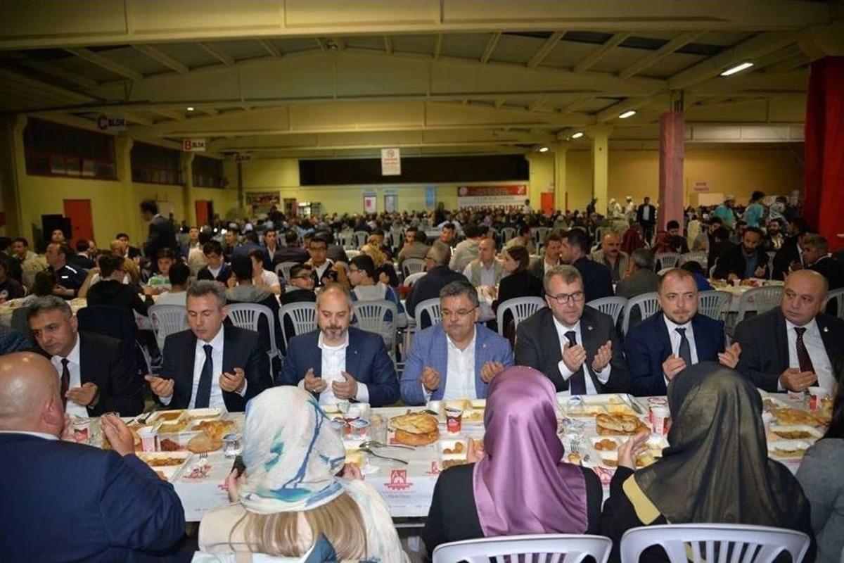 Bakan Kılı&ccedil; Bilecik&rsquo;te Mahalle İftarına Katıldı