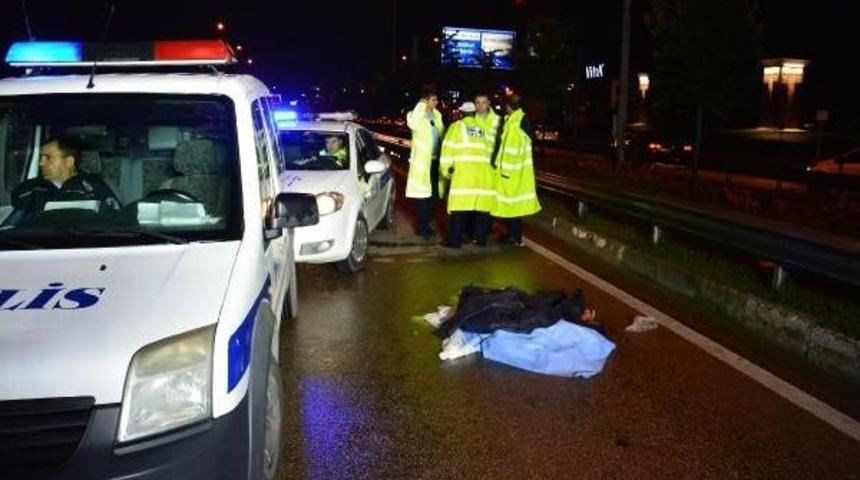 Otomobilin &Ccedil;arpıp S&uuml;r&uuml;klediği Yaya &Ouml;ld&uuml;