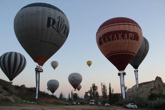 (özel Haber) Kapadokya’da Balonlar Beşiktaş’ın Şampiyonluğu İçin Havalandı