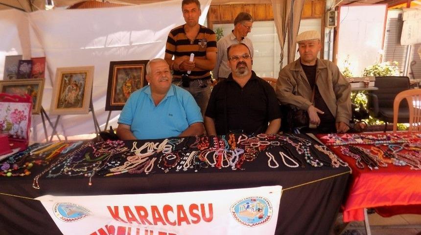 Y&uuml;zde Y&uuml;z G&ouml;rme Engelli Kursiyer Yaptığı Takıları Sergiledi