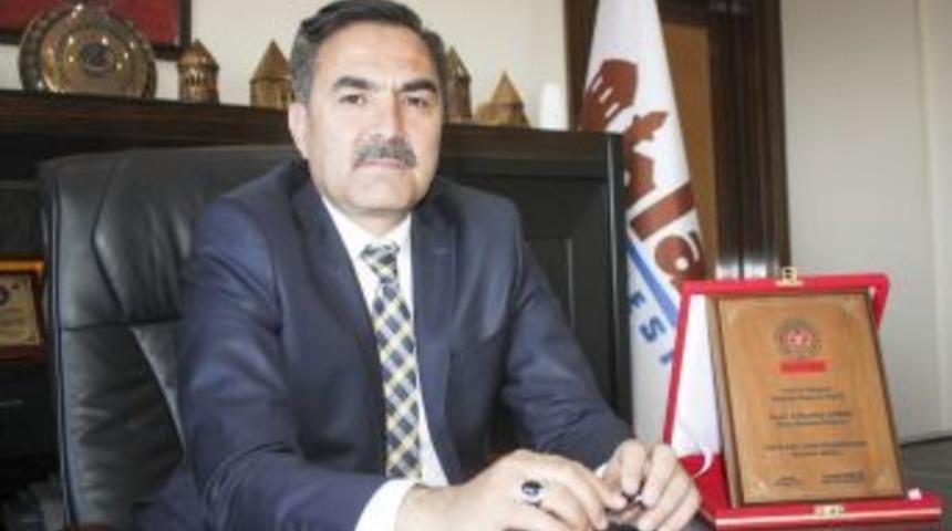 Başkan &Ccedil;oban&rsquo;a &lsquo;yılın En Başarılı Belediye Başkanı&rsquo; &Ouml;d&uuml;l&uuml;