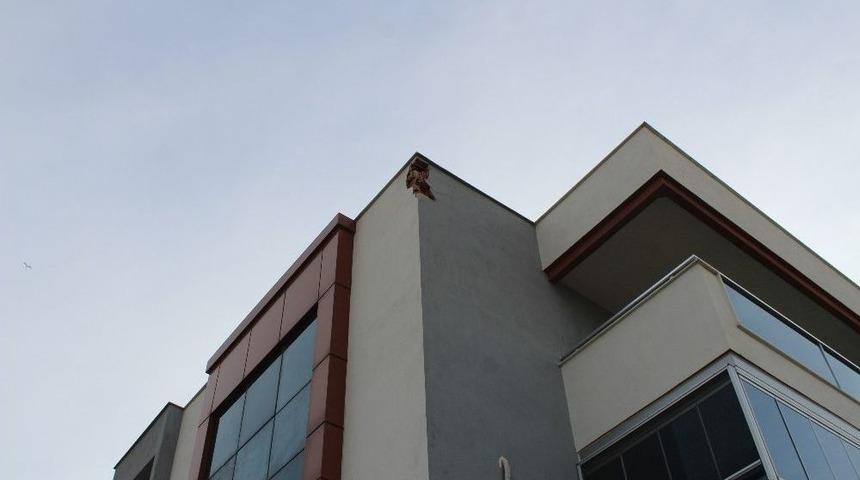 Ayvalık&rsquo;ta Yıldırım D&uuml;şt&uuml; Facia Ucuz Atlatıldı