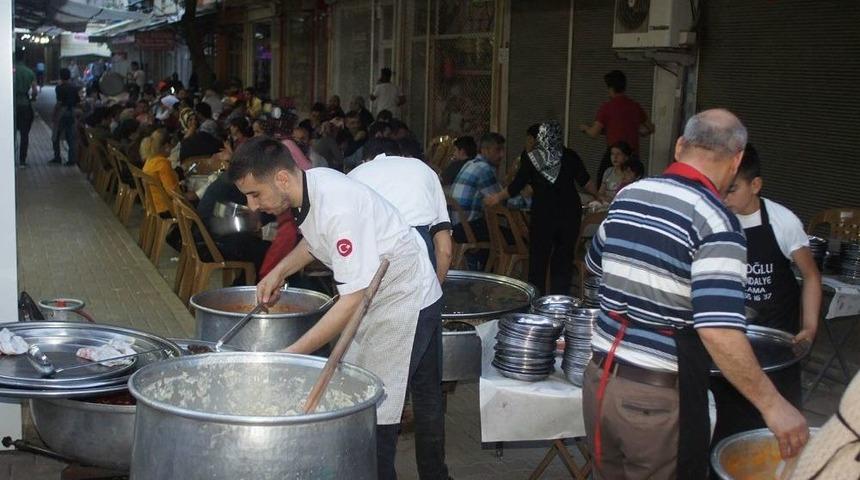 &Uuml;lk&uuml;c&uuml; İş&ccedil;iler Derneği Uşak Şubesi Birlik Beraberlik İftarı D&uuml;zenledi