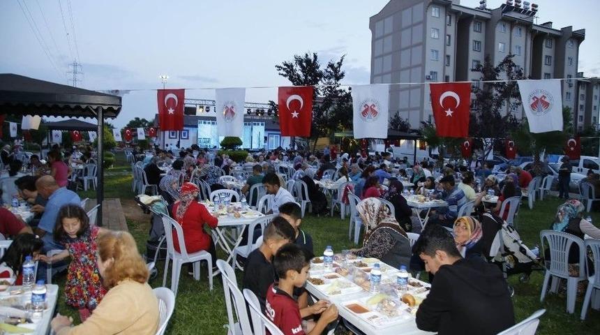 D&ouml;şemealtı Belediyesi&rsquo;nden Mahallelere İftar Sofraları