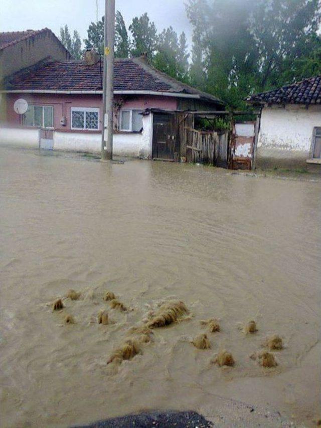 İnönü’de Yağmur Sele Neden Oldu